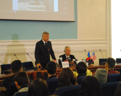 Ambasadorul SUA, ES Hans Klemm, în vizită la UCv